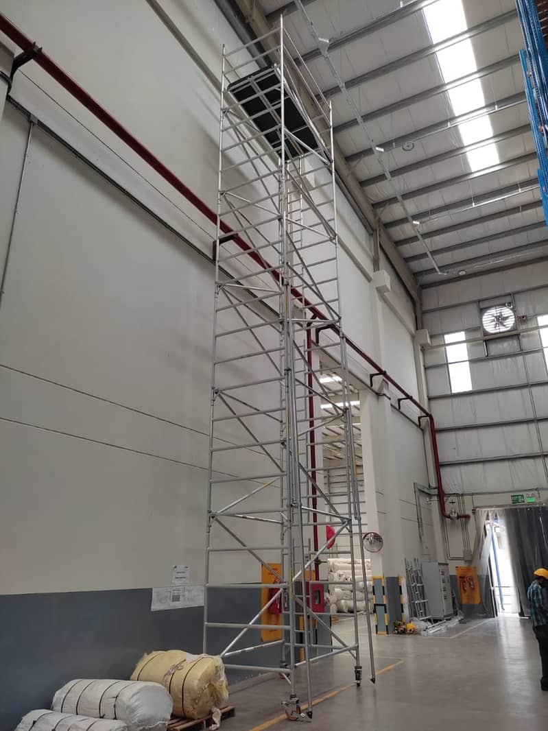 SINGLE WIDTH/NARROW ALUMINUM SCAFFOLDING TOWER 8