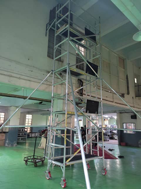 SINGLE WIDTH/NARROW ALUMINUM SCAFFOLDING TOWER 12