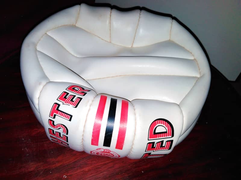 ORIGINAL Rare 1997 MANCHESTER UNITED Leather SoccerBall (U. K Imported) 4