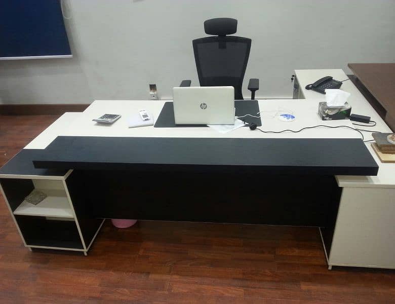 Exective Director Table available in economical price 10
