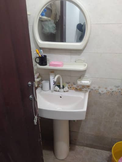 Itthad colony iqbal town Upper portion 2.5 marla
