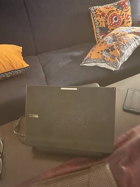 Dell Latitude (Mini Laptop) 1
