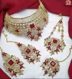 Red color jewellery set
