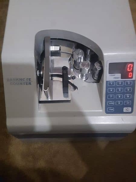 Cash Counting Machine with Fake Note detection 100%, Lockers Pakistani 2