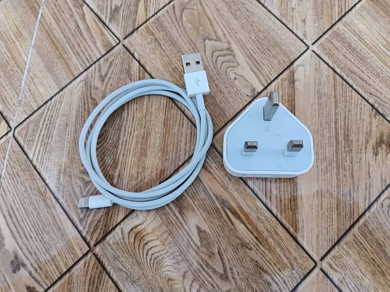 iphone original charger/3pin/iphone charger/box pulled/iphone x,xs,xr 2