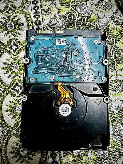 Hitachi 3 TB Hard disk 1