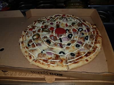 am fastfood chinese pizzas and maxcican food chef