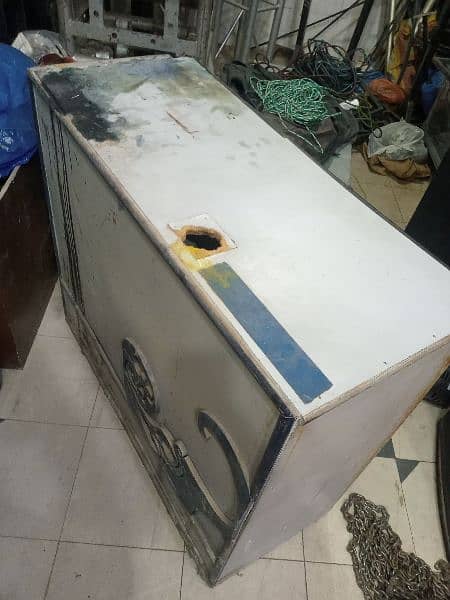 computer table for sale lasani sheet good condition 2