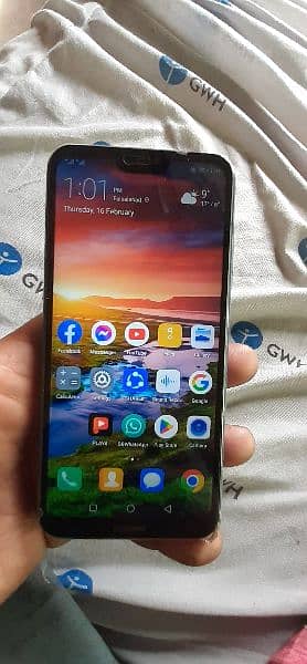 I am selling my HUAWEI P20 light 8