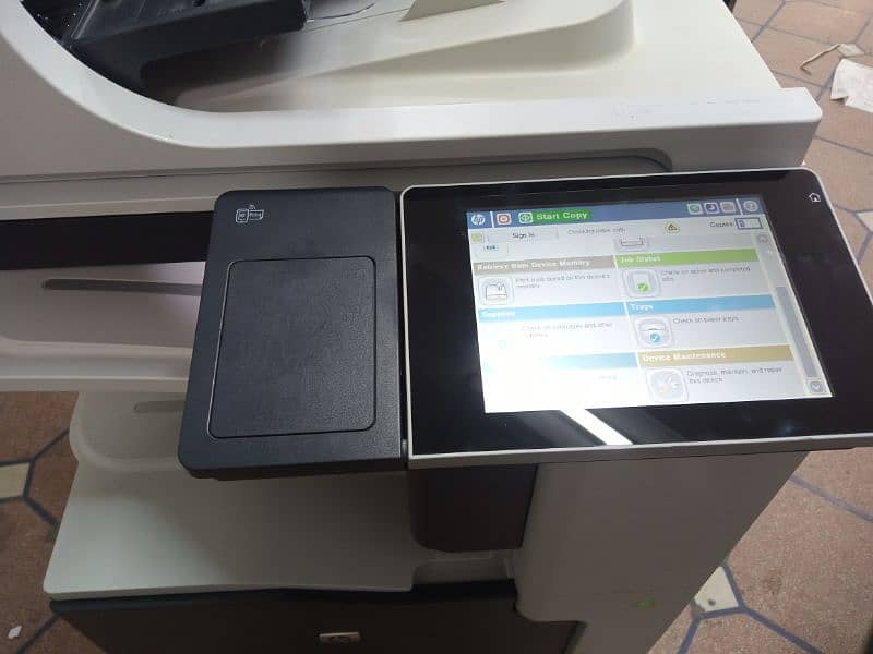 Hp Laser Jet pro MFP 775 HP 3