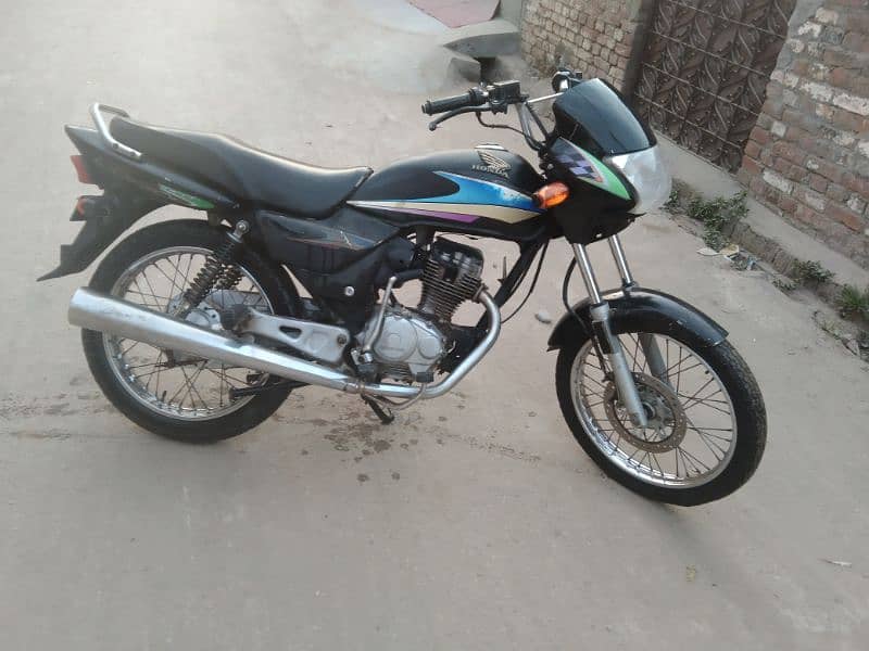 Honda deluxe 125 documents complete price almost final ha 3