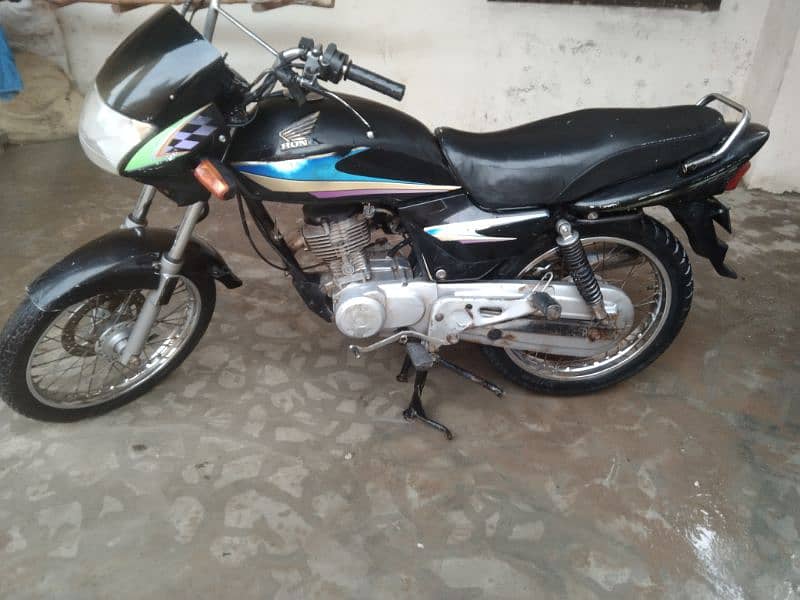 Honda deluxe 125 documents complete price almost final ha 8