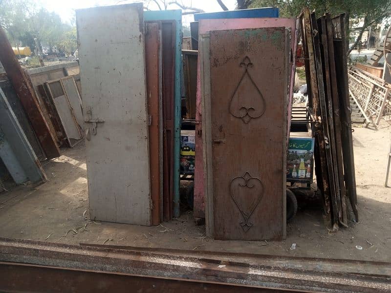 Used Main Gate/Door/Choghat/Garder/T Iron/Window/Grill/Railing/Shed 2