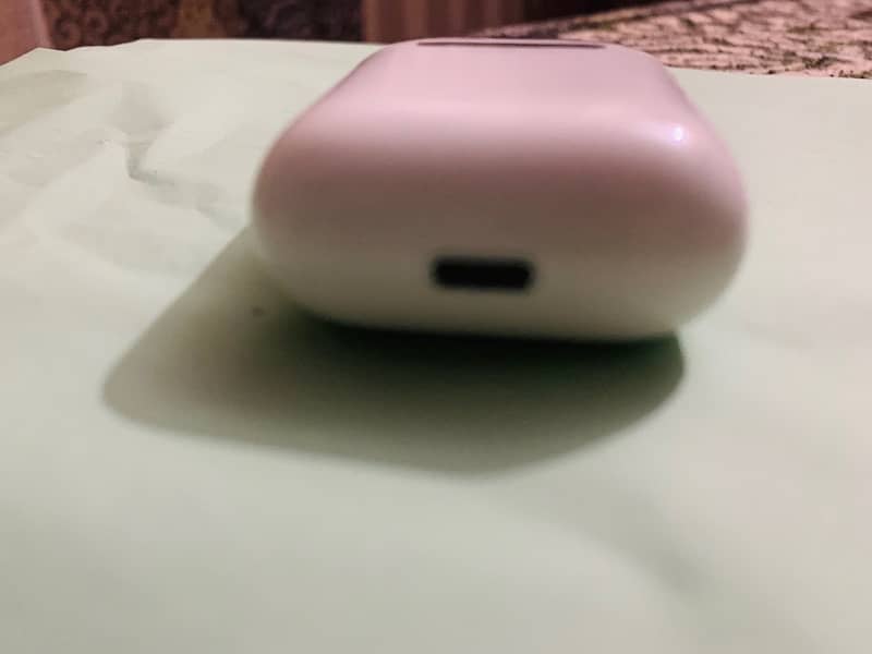 APPLE AIRPODS. 2
