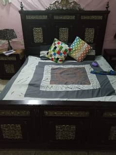 wooden bed set good condition for sale