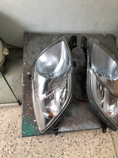 Vitz 2006 hid headlights 1