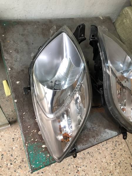 Vitz 2006 hid headlights 2