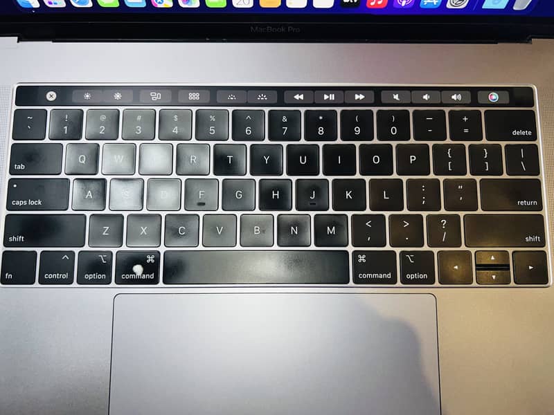 MacBook Pro 2018 - 15 Inches - Core i7 - 512GB - 16GB 4