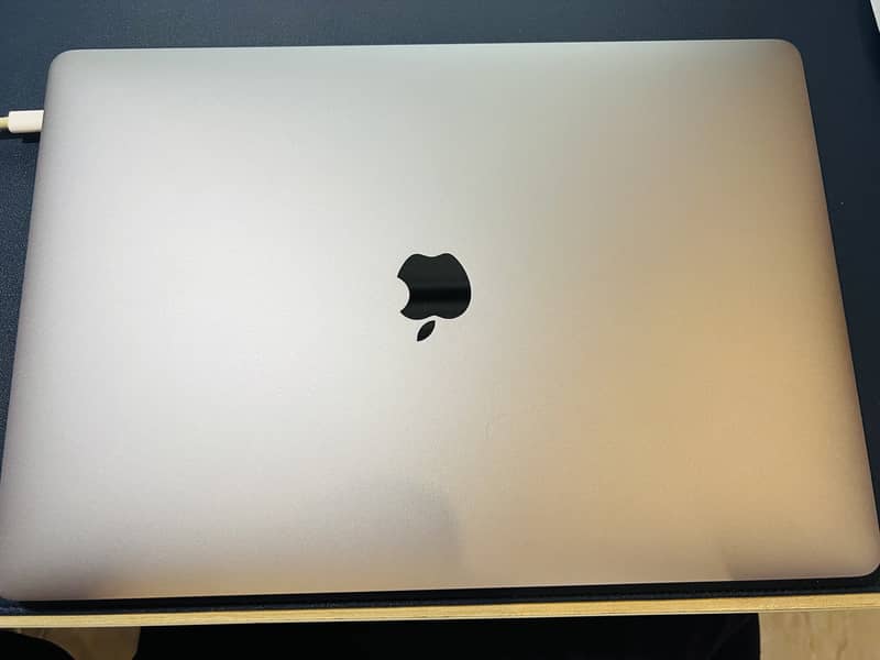 MacBook Pro 2018 - 15 Inches - Core i7 - 512GB - 16GB 14