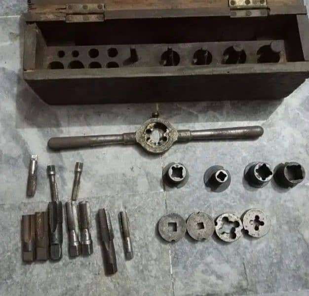Vintage taps and die set used go create screw threads. Made in England 5