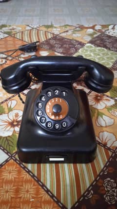 dialer antique landline telephone  working condition