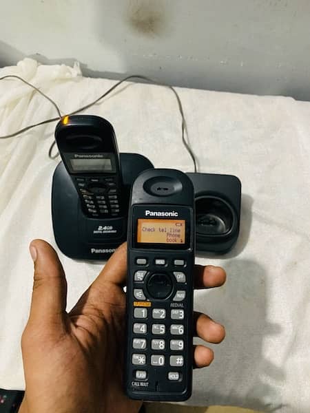 cordless panasonic phone 2-line(intercom) 9