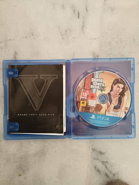 GTA V PREMIUM EDITION PS4 2