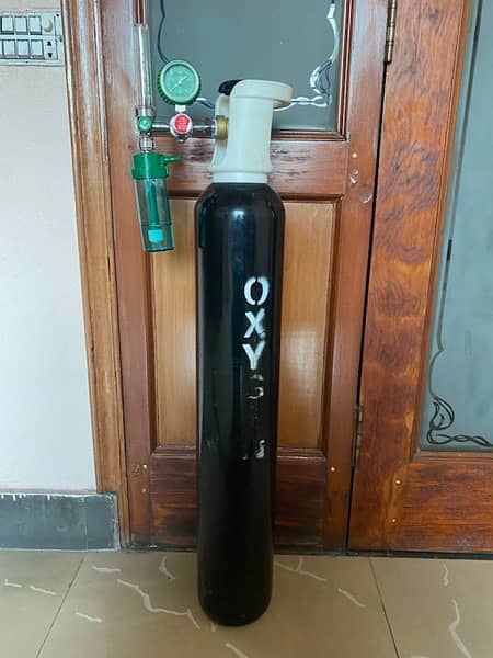 Oxygen cylinder for medical purpose 1