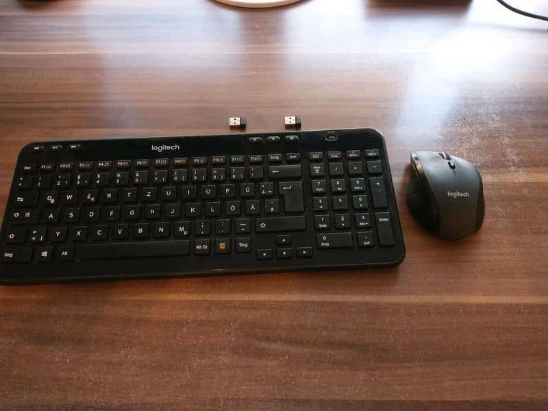 Logitech MK735 Wireless Keyboard & Mouse Combo 12