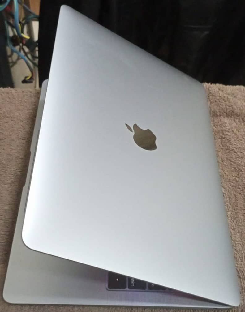 MacBook Air Used Stock Available 2015, 2017, 2019, 2020 8