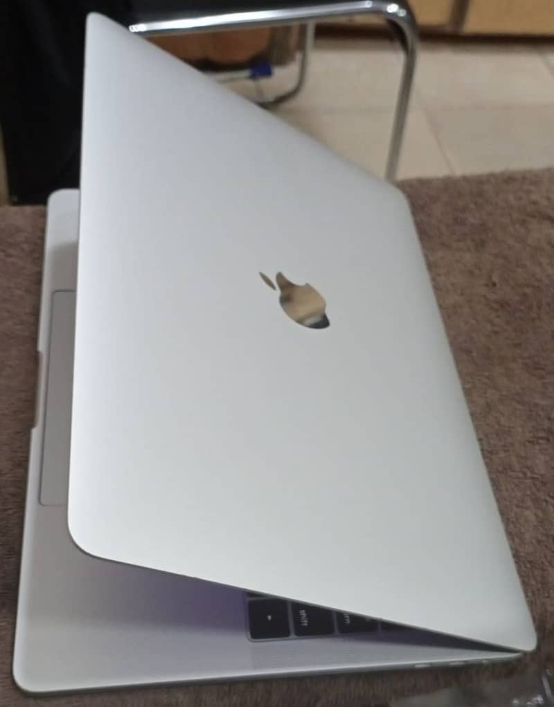 macbook pro 13 inch 2016 used price