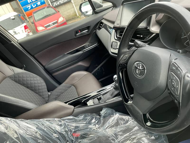 Toyota C-HR 2018 G Package Full option 14