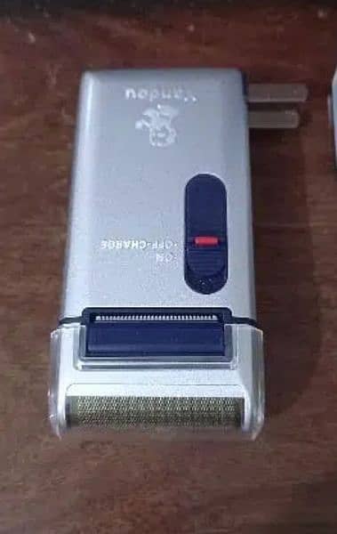 Chargeabe Shaver 1