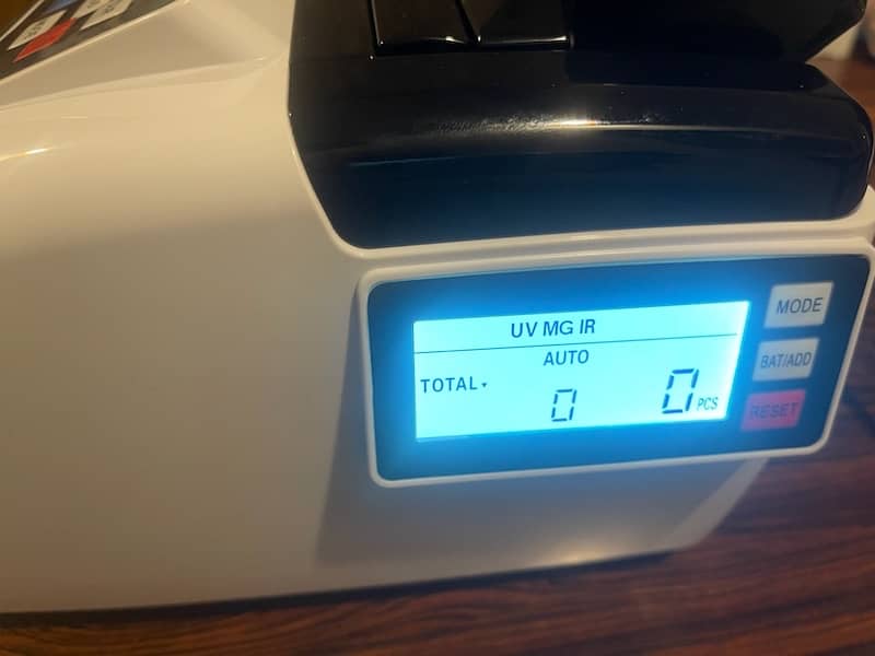Fake Note Detector Machine 8