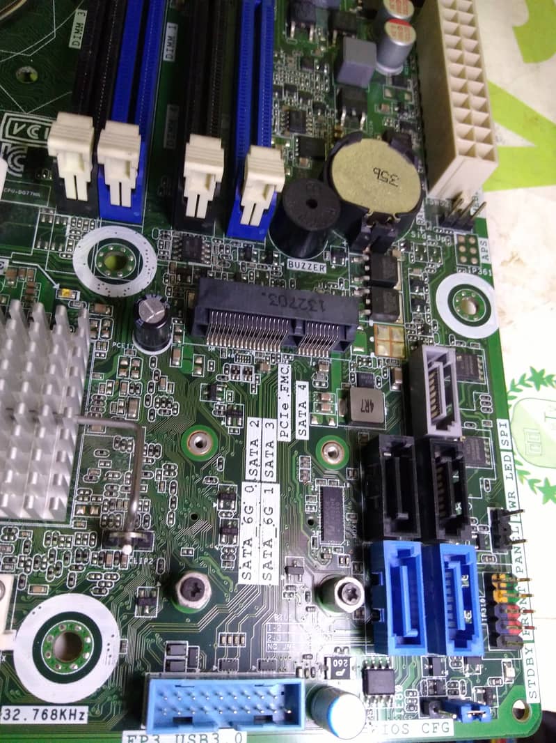 3rd gen motherboard Intel DQ77Mk + xeon e3 1225-v2 cpu 2