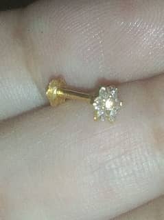 Gold nose pin