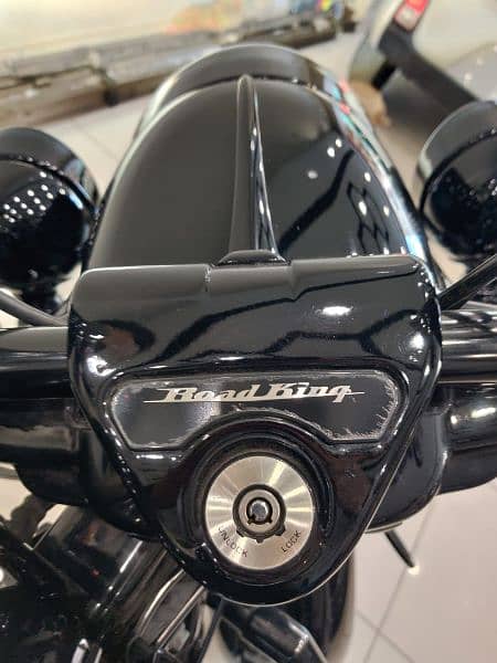 HARLEY DAVIDSON SCREAMING EAGLE ROAD KING CVO | MODEL 2017 17