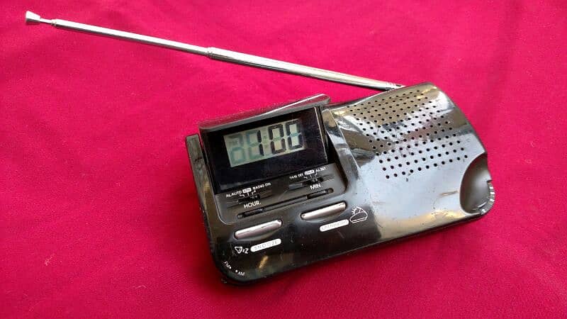 Sony sanyo Philips  pocket size radio 15