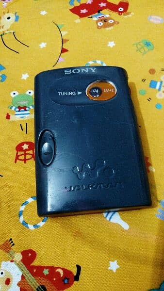 Sony sanyo Philips  pocket size radio 18