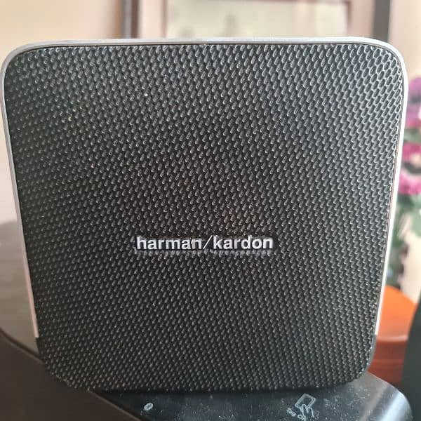 Harman/kardon Esquire Executive Portable Wireless Bluetooth speaker 1