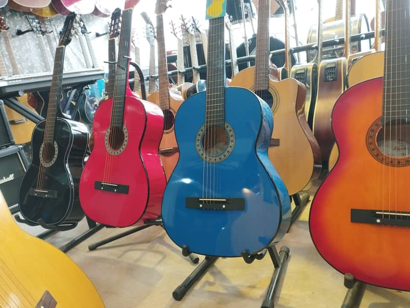 Guitar accessories at Acoustica guitar shop 6
