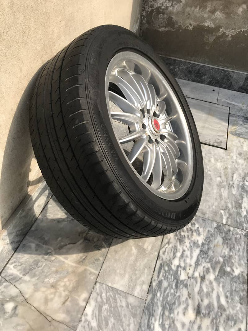 17 inch Japanese sports Alloy wheels with Dunlop low profile tyres 12