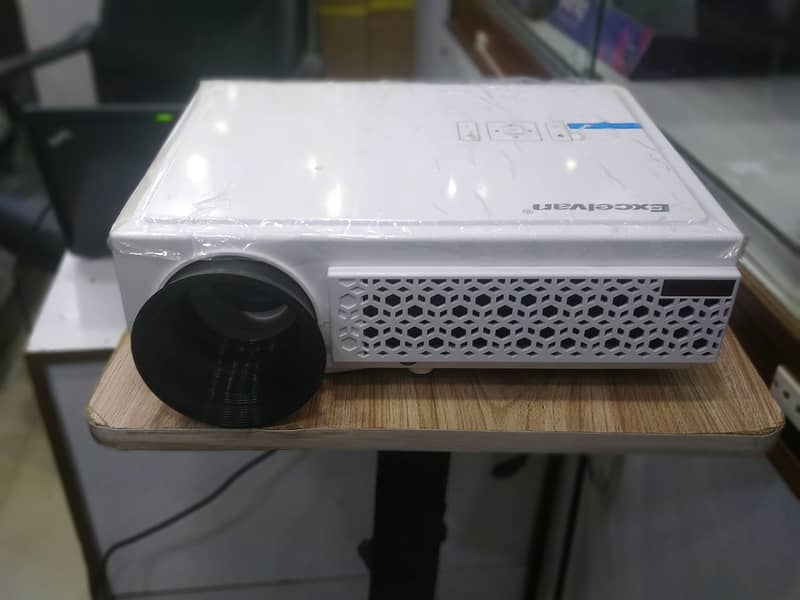 Projectors (Used and New) 2