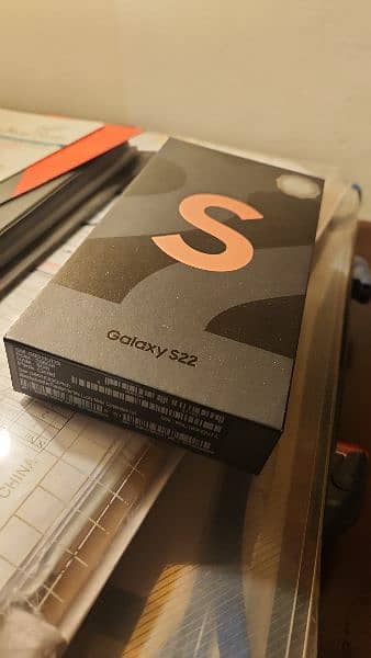 Samsung S22 Rose Gold