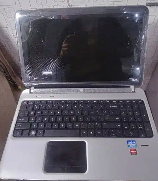 Hp Dv 6  i7 2nd generation 4 GB  500 gb hard 2