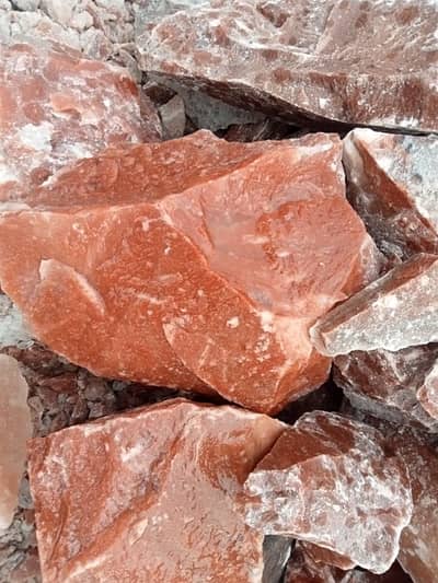 Red Himalayan Salt lumps