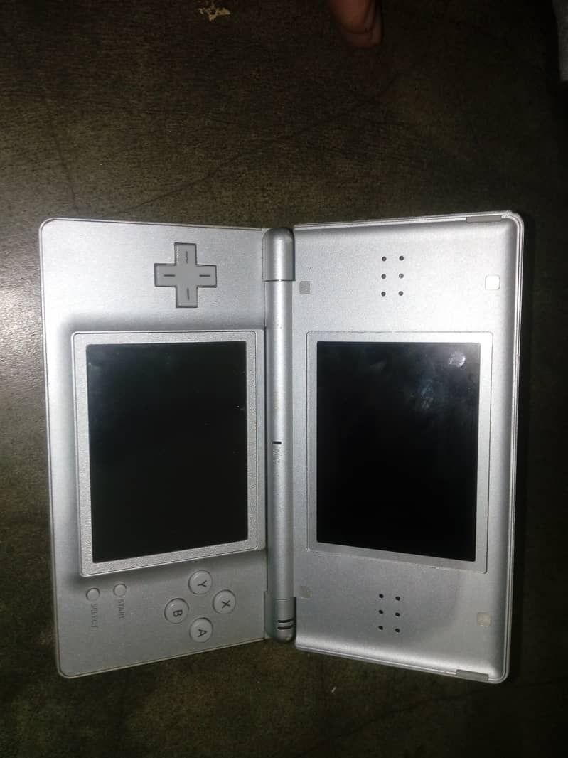 nintendo dsi  and  nintendo  wii 2