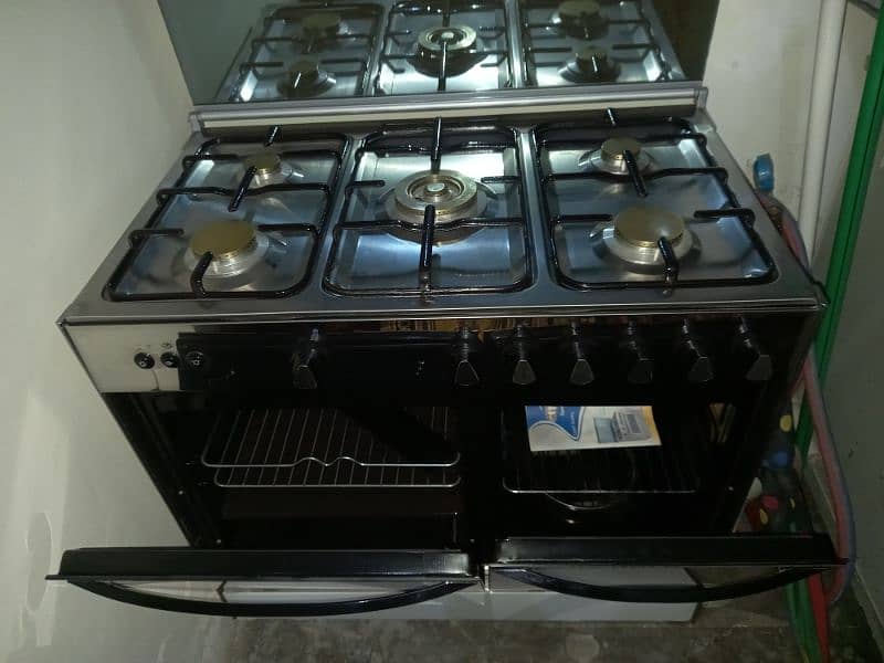 Cooking Range with 5 Golden Burners 5