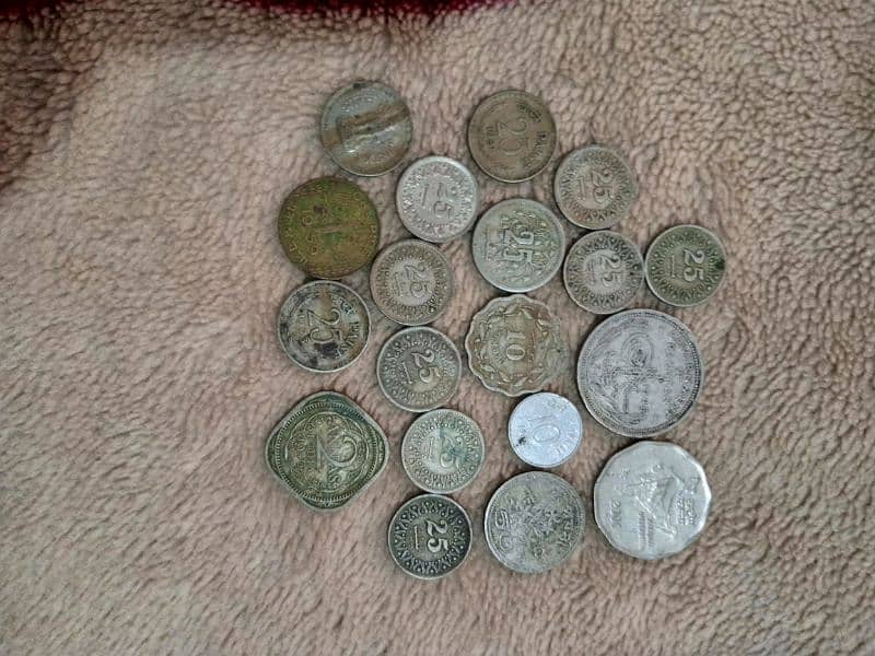 Coins - Diffrent Countries Coins - Read Ad First 8