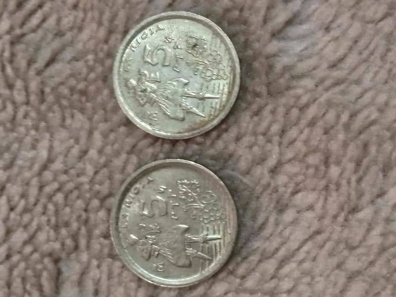 Coins - Diffrent Countries Coins - Read Ad First 10